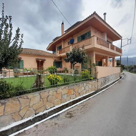 The Lake House" -Trichonida Lake Marathias  Esterno foto
