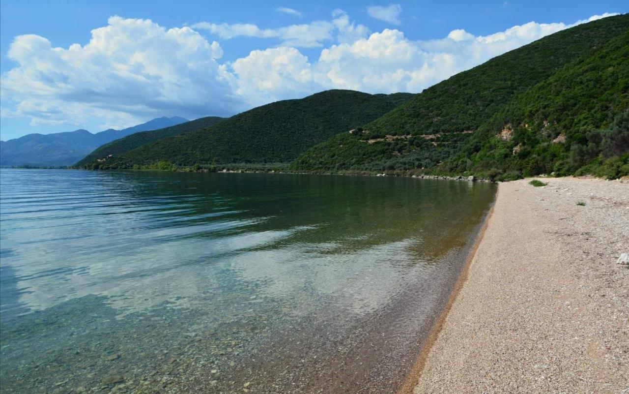 The Lake House" -Trichonida Lake Marathias  Esterno foto
